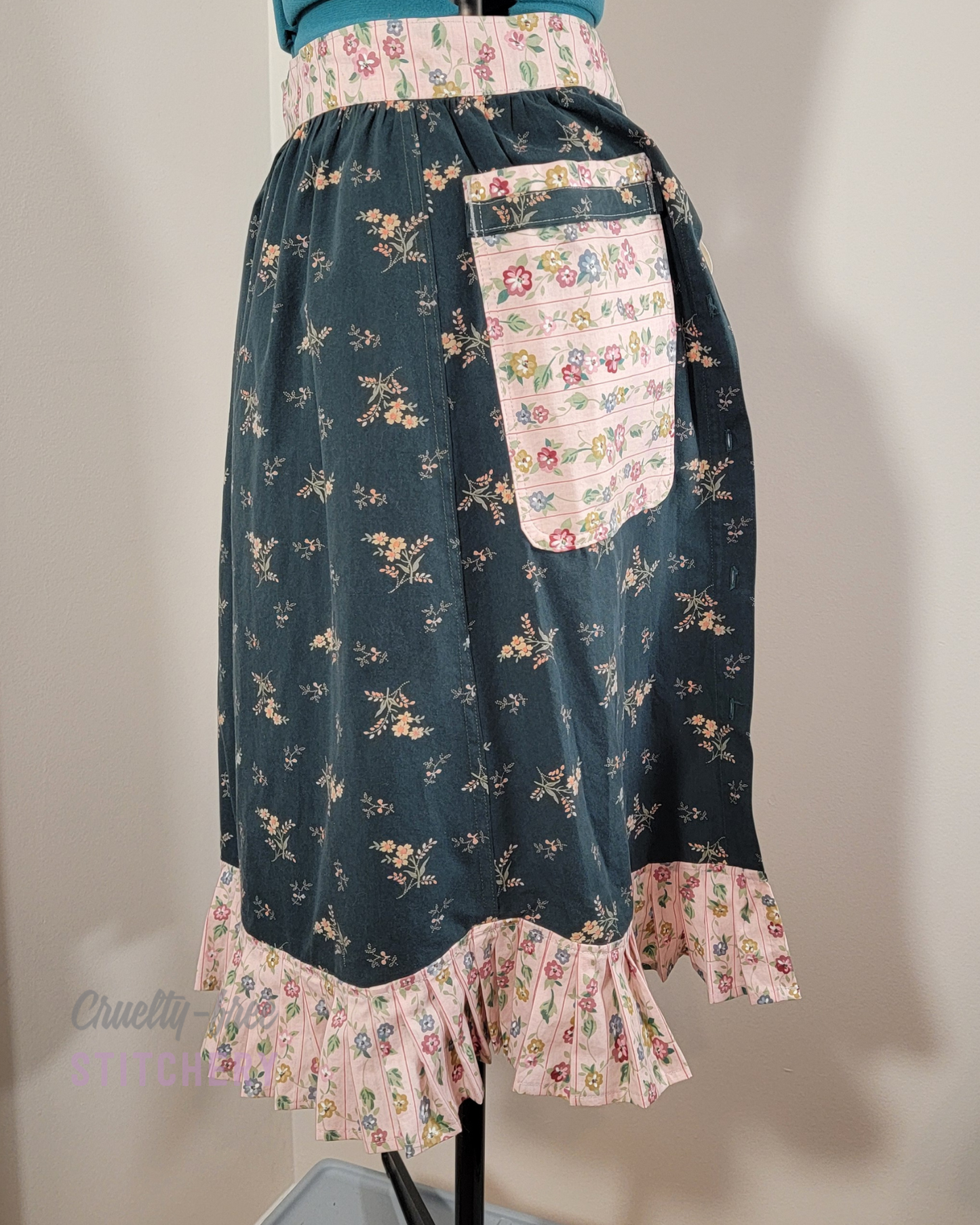 Kelly Green with Pink Floral Ruffle Half Apron (M-XL)