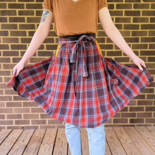 Country Plaid Pit Pocket Half Apron (L-2X)