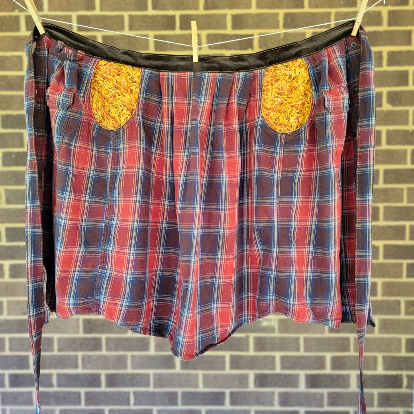 Country Plaid Pit Pocket Half Apron (L-2X)