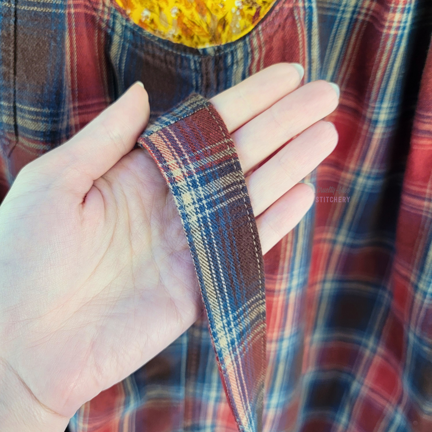 Country Plaid Pit Pocket Half Apron (L-2X)