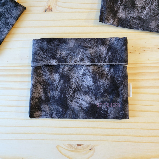 Black and Gray Grunge Reusable Snack Bag