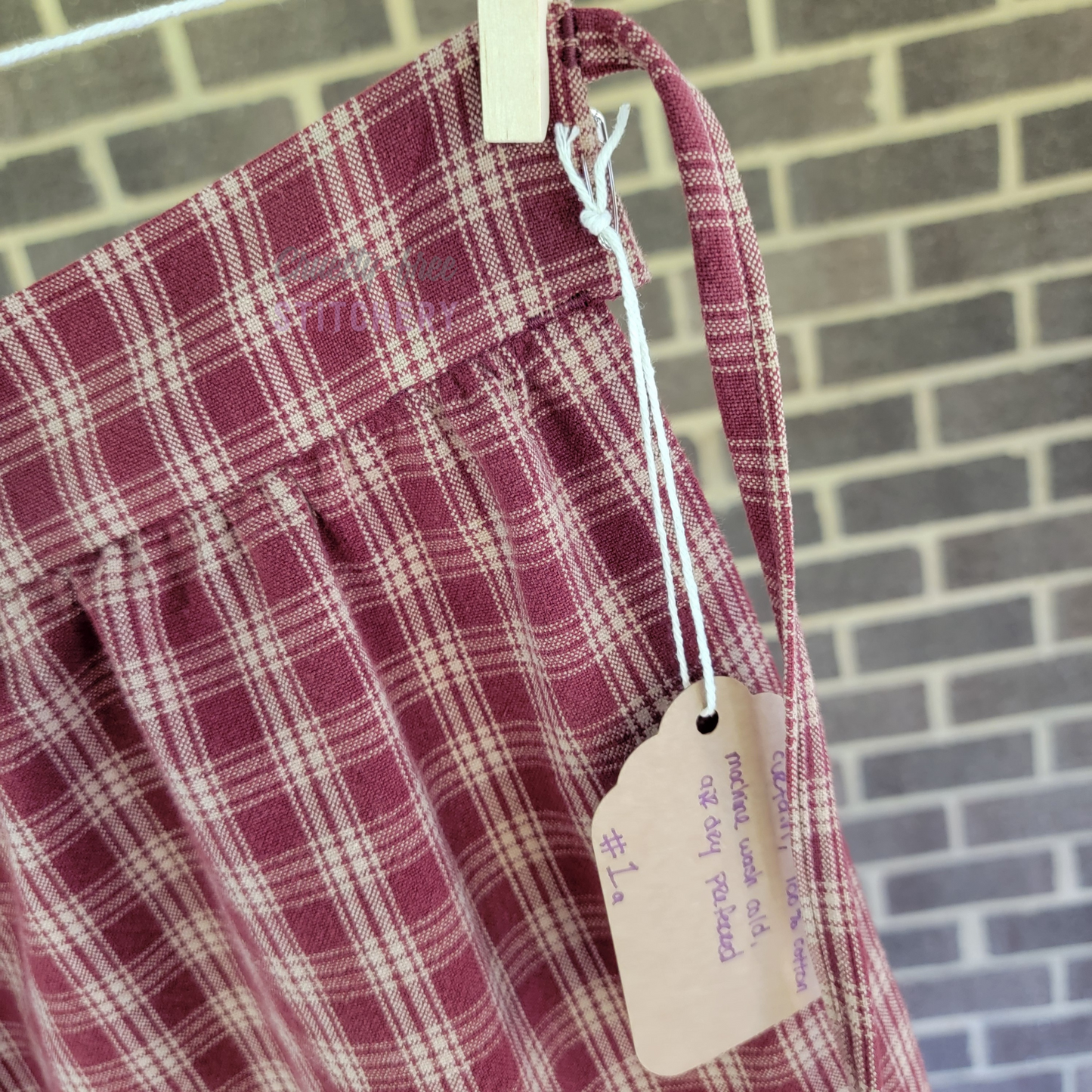 Half Apron - Red Plaid with Bee Pocket