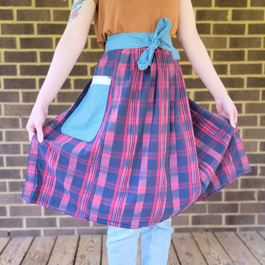 Red and Blue Tiny Hearts Half Apron (XS-M)