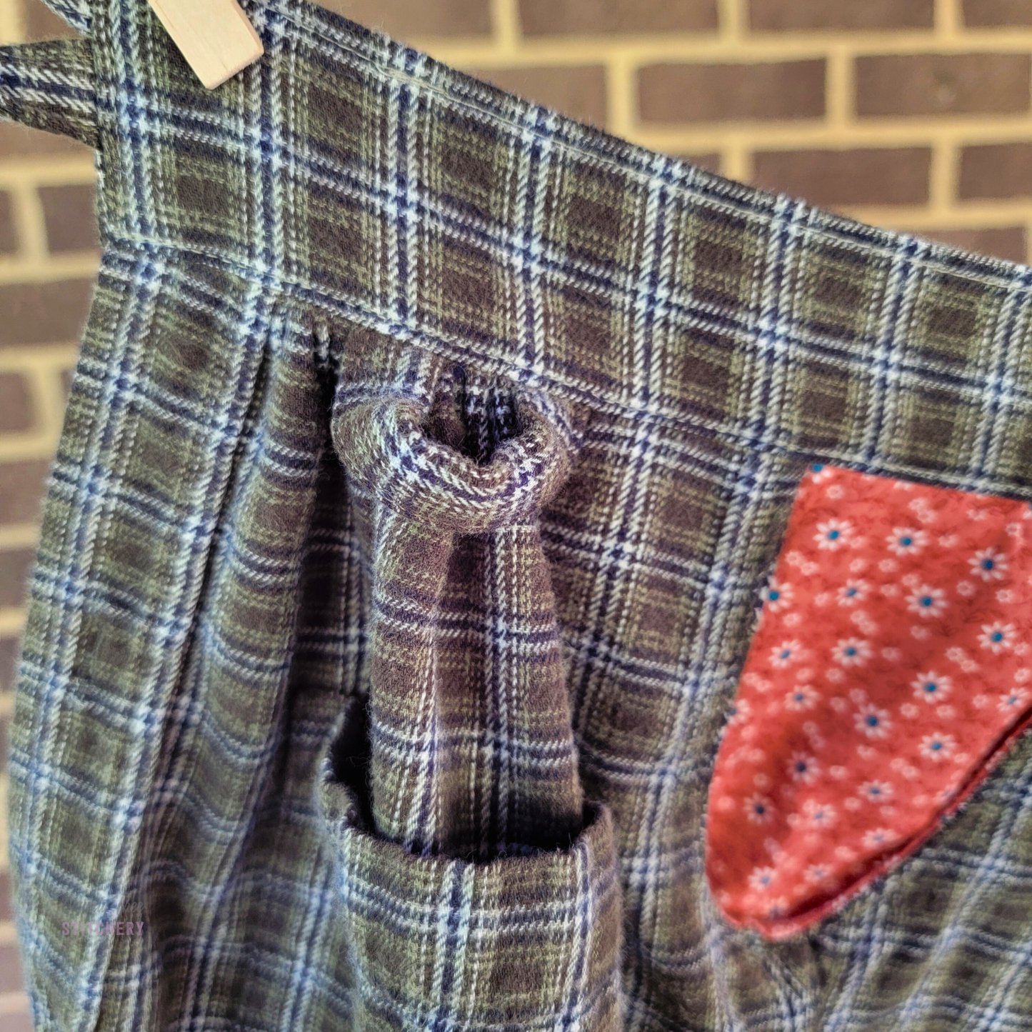 Olive Plaid Pit Pocket Pinafore Apron (S-L)