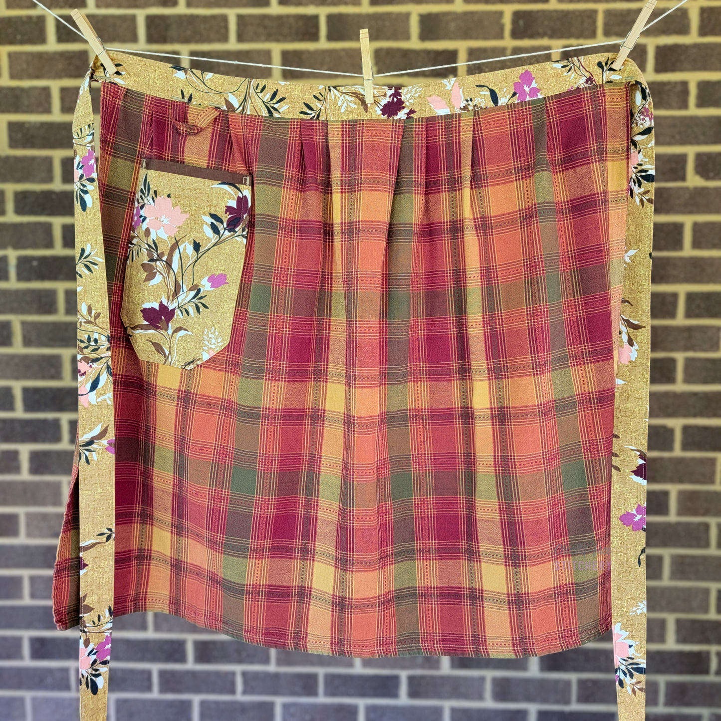 Autumn Plaid Yellow Ties Half Apron (M-XL)
