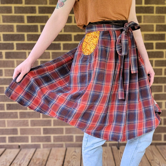 Country Plaid Pit Pocket Half Apron (L-2X)