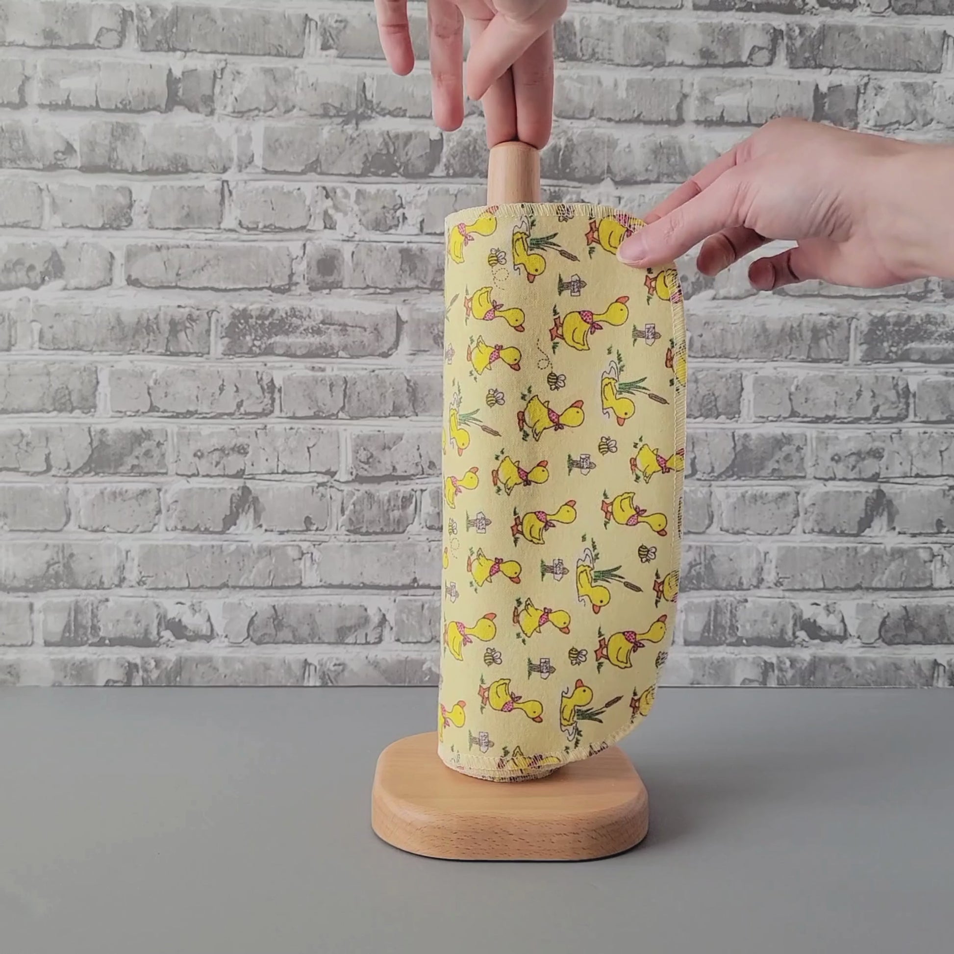 Unrolling a Ducklings and Bees NonPaper Towel