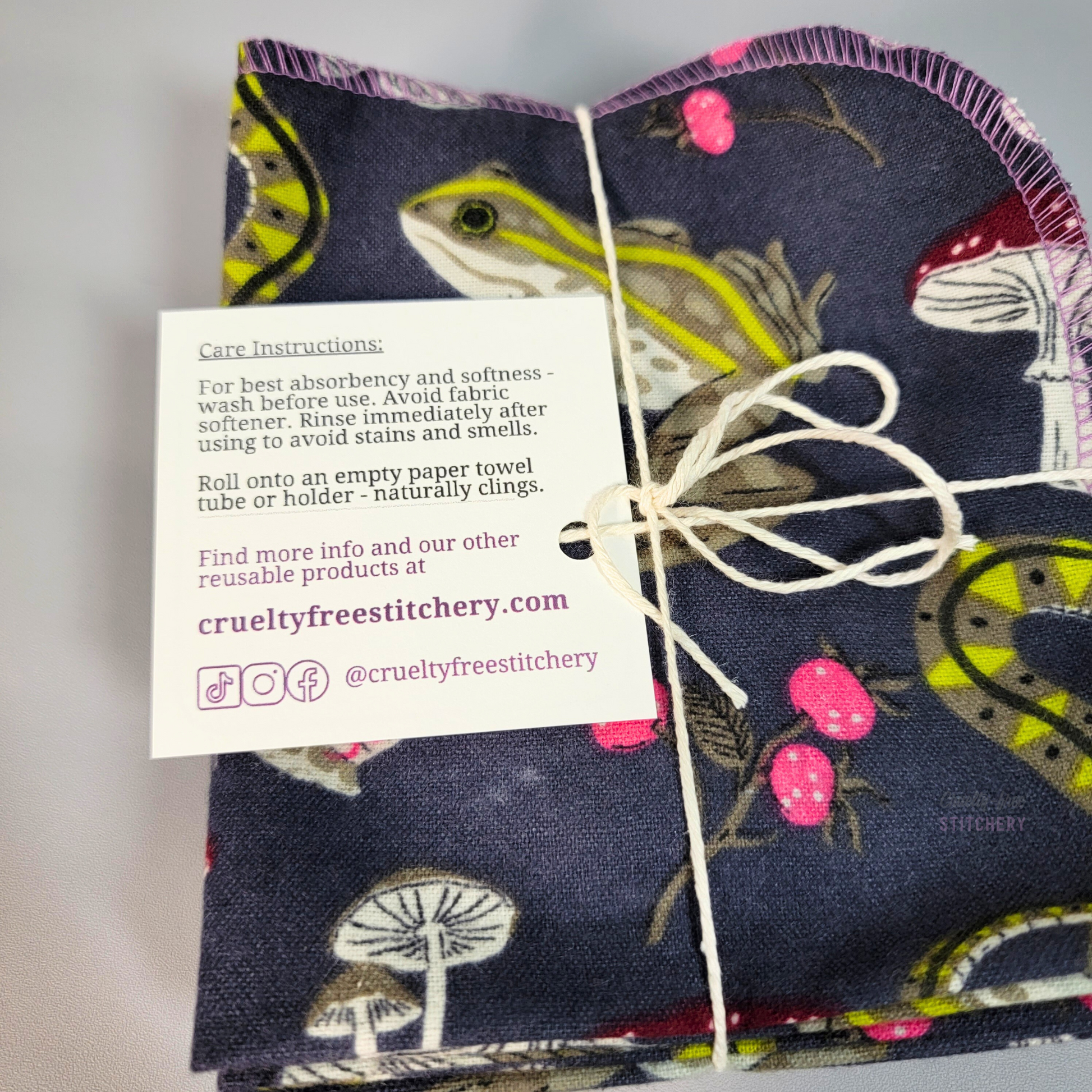 The back of the tag with care instructions. More info can be found in the item description.